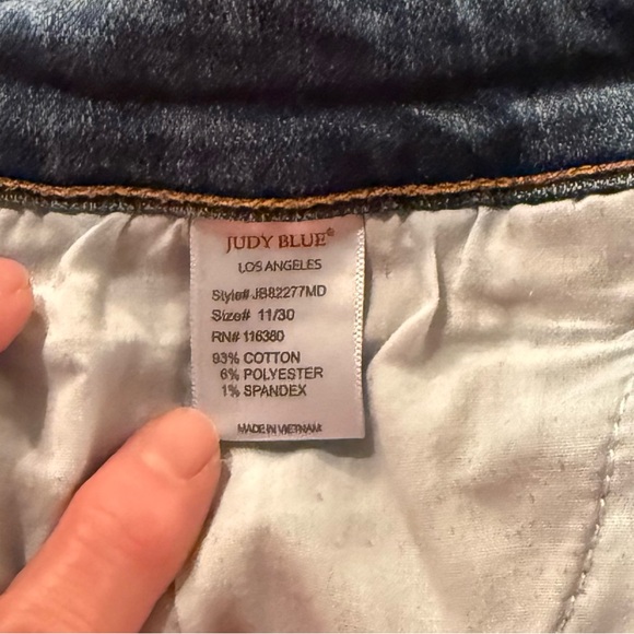 Judy Blue Non-Distressed Boyfriend Fit Jeans 11/30 - Picture 4 of 7